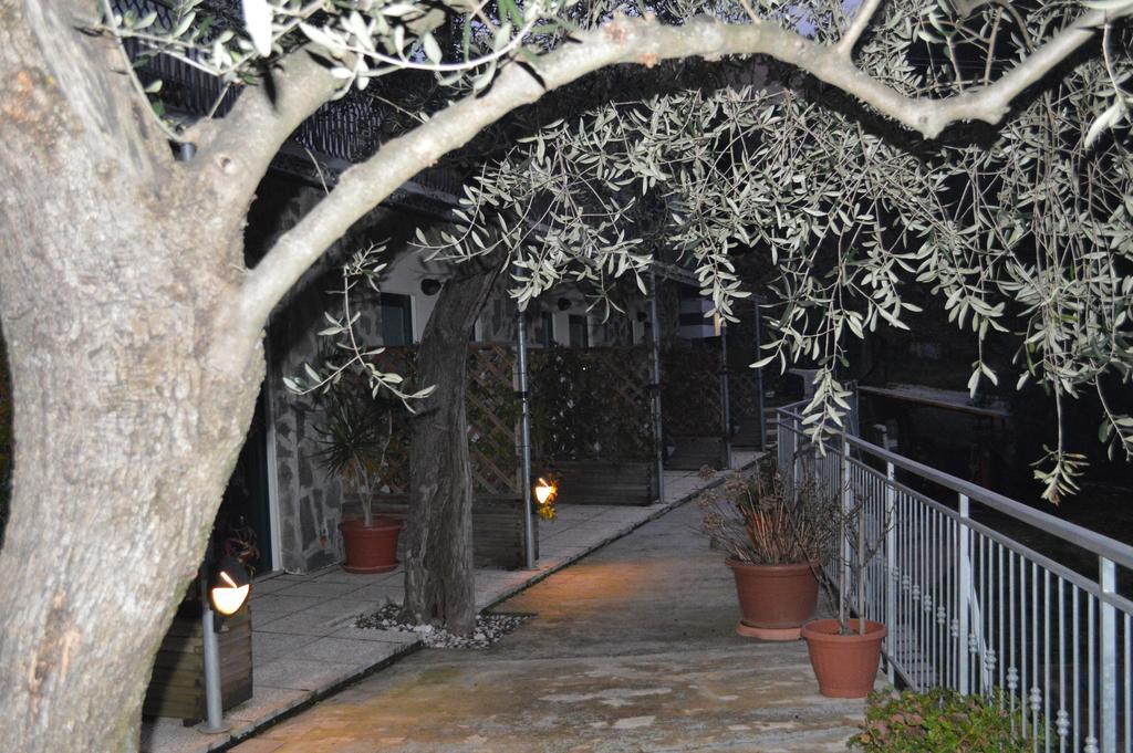 Affittacamere Arabafenice Vezzano Ligure Exterior foto
